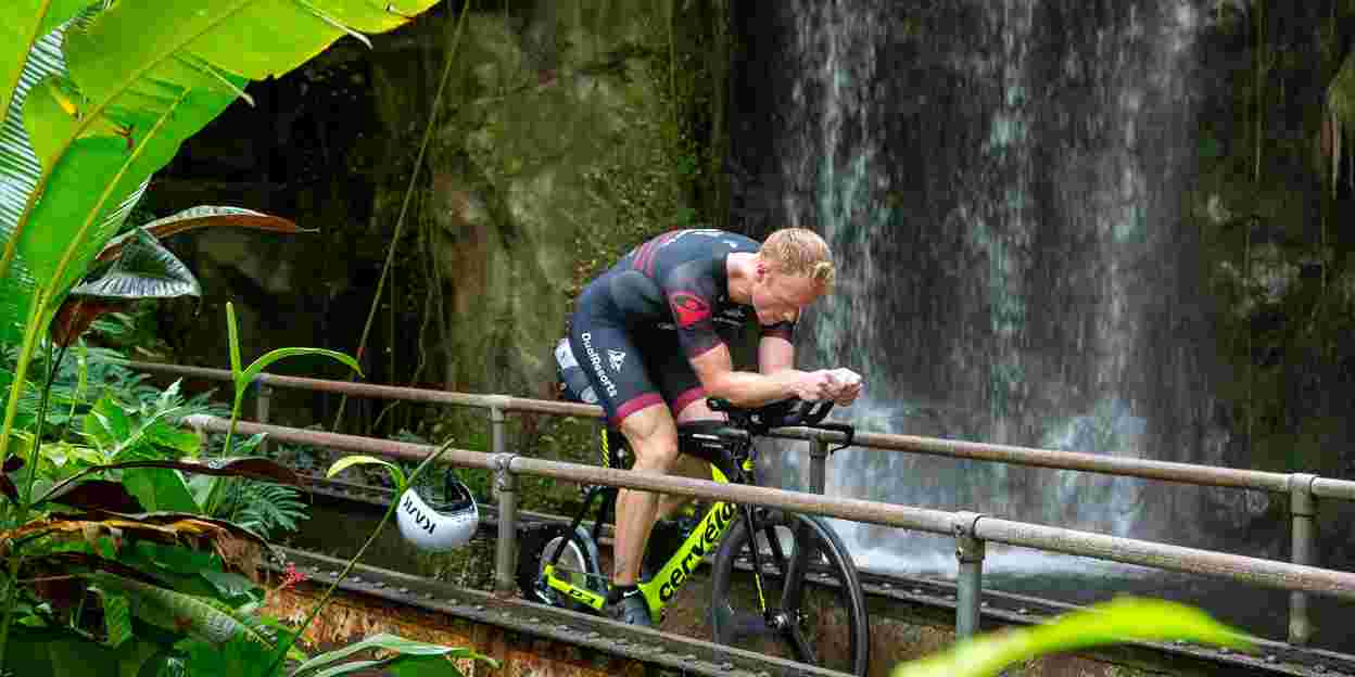 Atleet traint in Bush voor WK Ironman